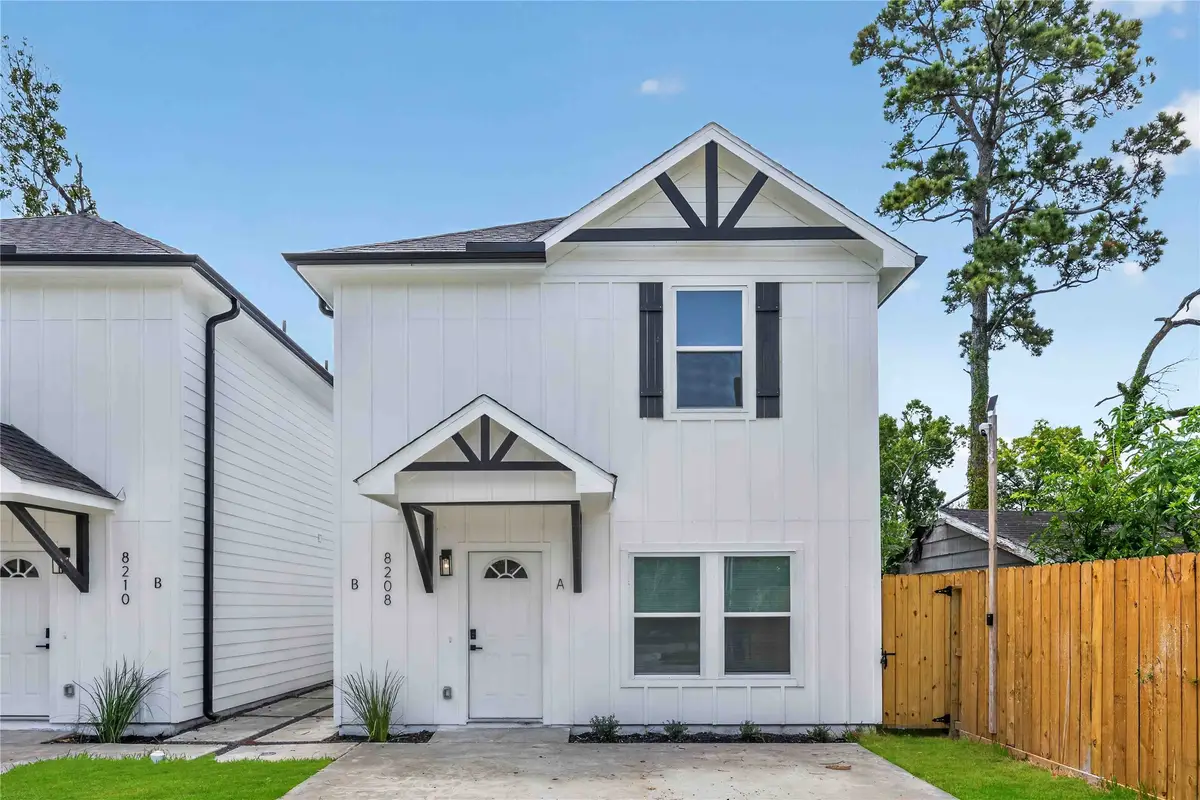 8208 Sterlingshire Street #A/B, Houston, TX 77078 - #1