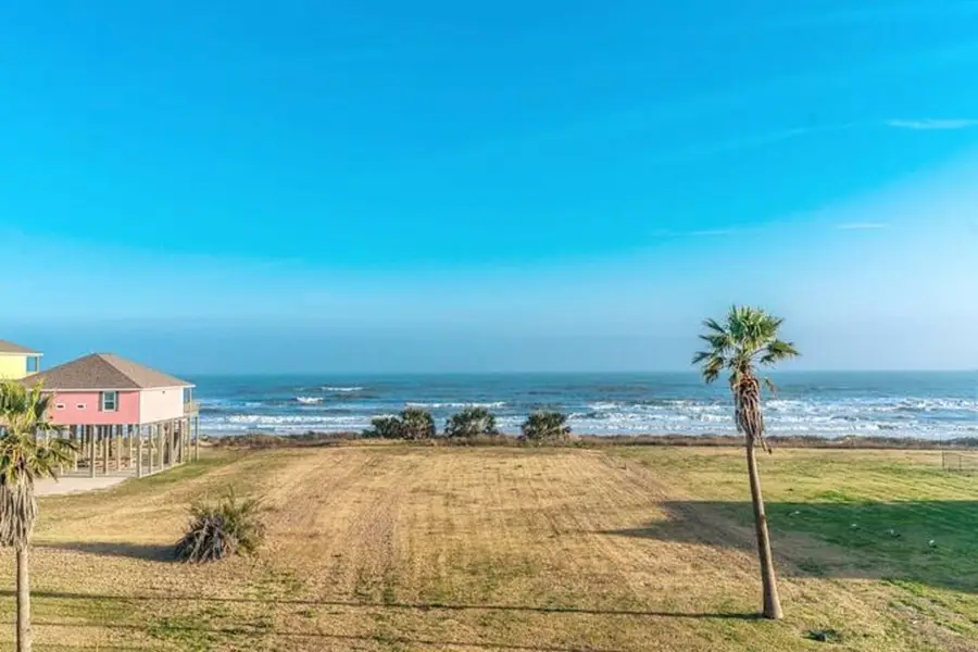 2139 Gulf, Crystal Beach, TX 77650 - #3