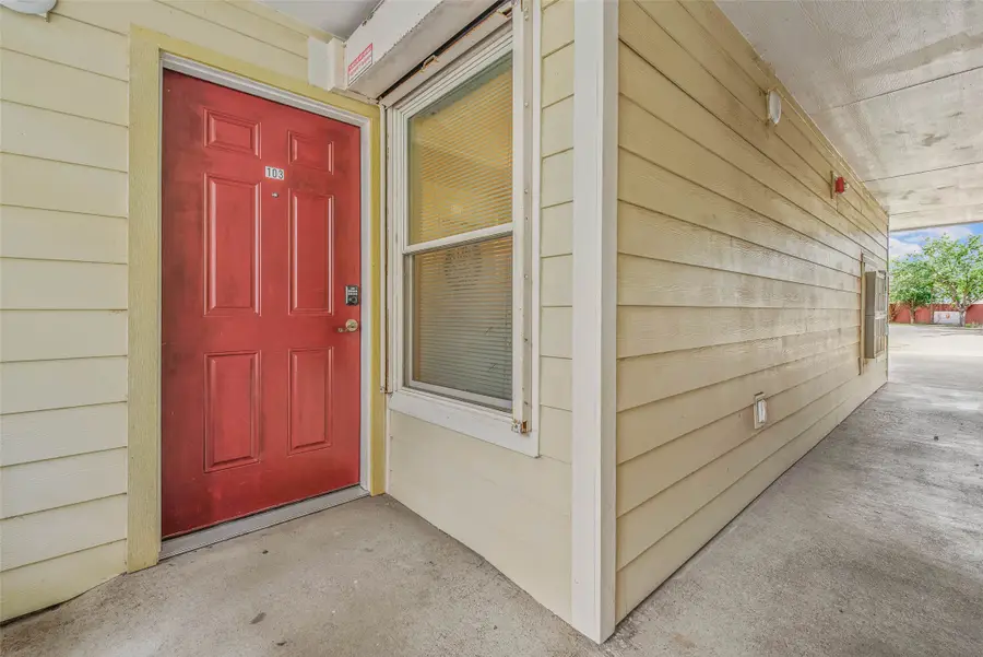 517 Southwest Parkway #103, College Station, TX 77840 - Image #3