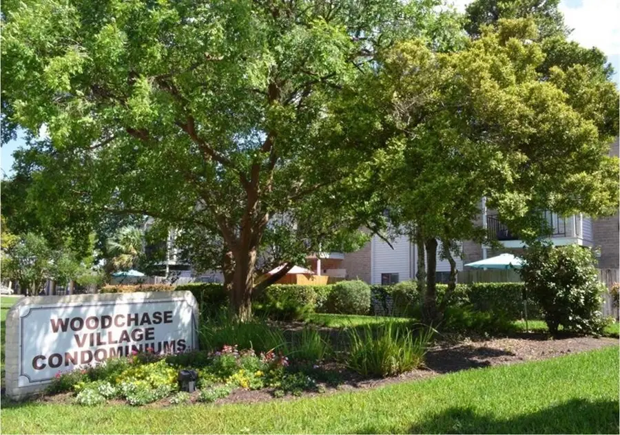 10154 Waterstone Drive, Houston, TX 77042 - Image #2