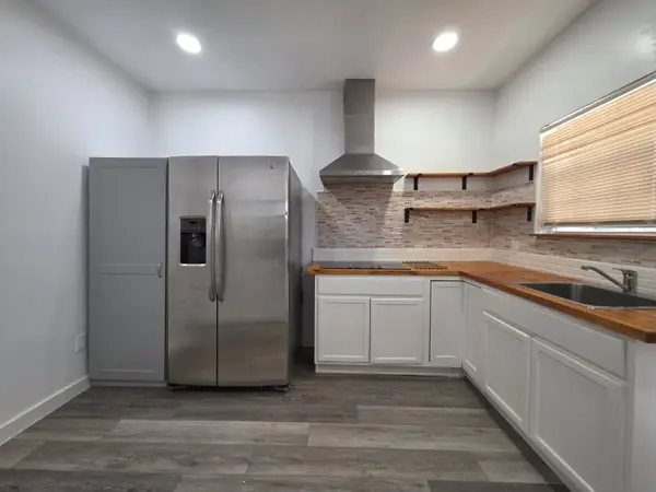 410 E Denton Street, Ennis, TX 75119