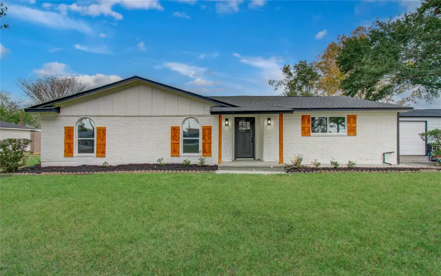 12011 Cherry Point Drive, Monterey Belvieu, TX 77535 - Image #3