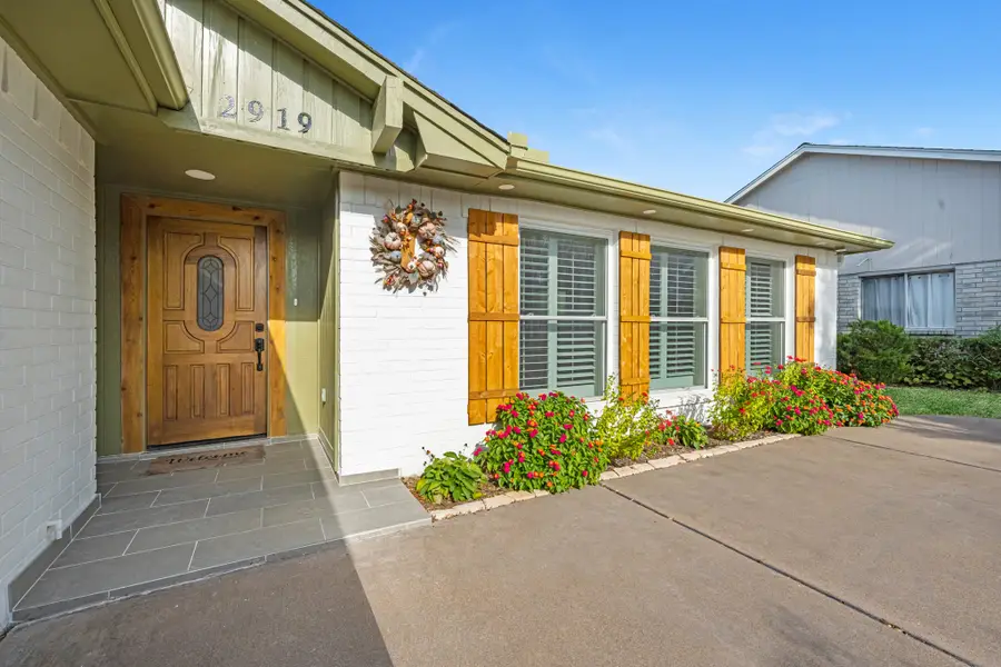 2919 N Peach Hollow Circle, Pearland, TX 77584 - Image #2