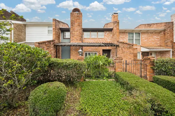 2454 Country Club Drive, Pearland, TX 77581