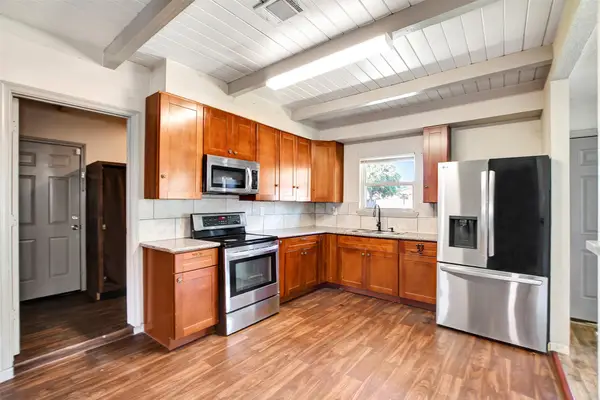 802 Littlejohn Court, Pasadena, TX 77502