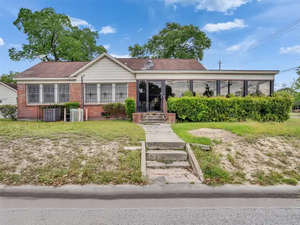 713 Fairbanks Street, Houston, TX 77009
