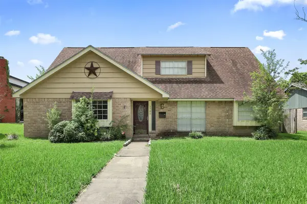 1705 20th Avenue N, Texas City, TX 77590