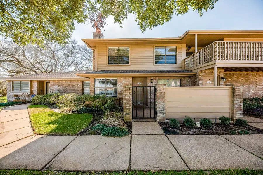 2711 Grants Lake Boulevard #202, Sugar Land, TX 77479 - #2