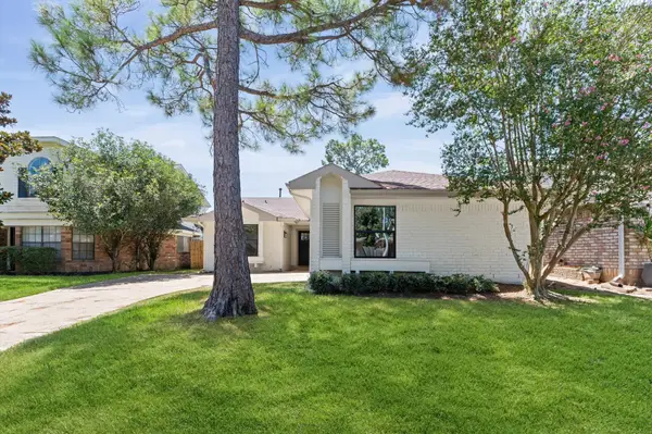 12823 Ashford Hills Drive Drive, Houston, TX 77077