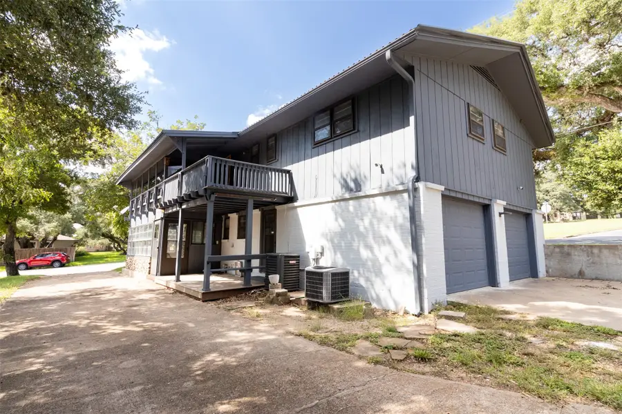 465 N Horton Street, La Grange, TX 78945 - Image #2