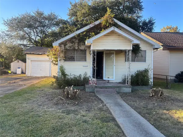 717 W 17th Street, Port Arthur, TX 77640