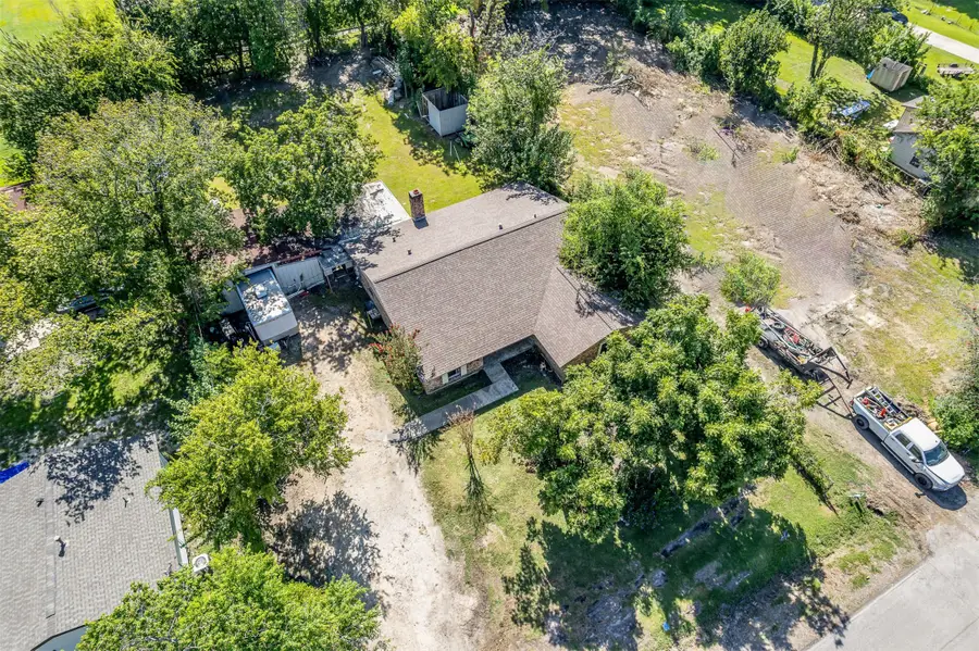 501 N Magnolia Street, Highlands, TX 77562 - #2