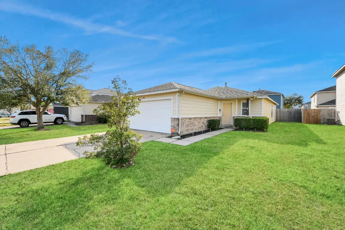 8218 Radial Court, Rosharon, TX 77583 - #1