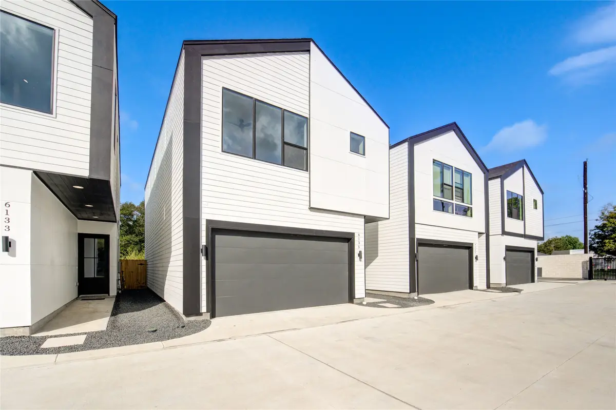 6123 Pacific Forest Drive, Houston, TX 77091 - Image #1