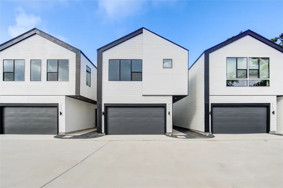 6123 Pacific Forest Drive, Houston, TX 77091 - Image #3