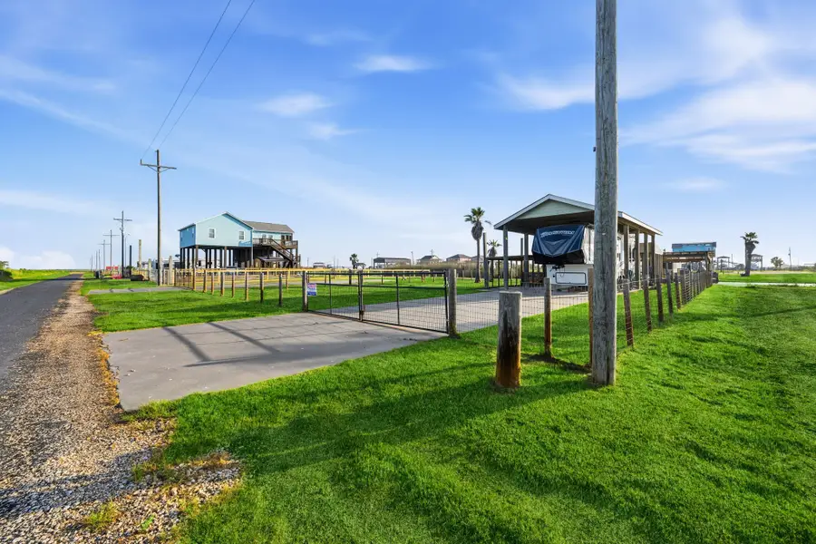 1066 Pennington Street, Gilchrist, TX 77617 - #2