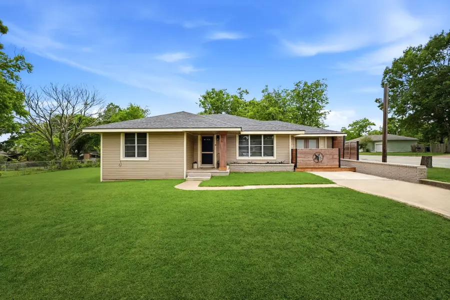 107 Sayles Street, Brenham, TX 77833 - #2