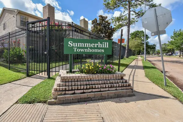 800 Country Place Drive #502, Houston, TX 77079