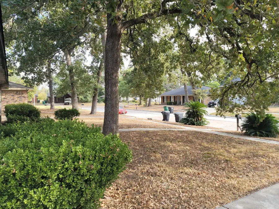 7211 Deep Forest Drive, Houston, TX 77088 - #2