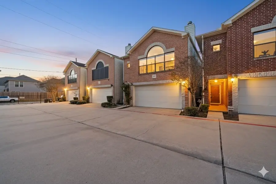 8690 Meadowcroft Drive, Houston, TX 77063 - Image #2