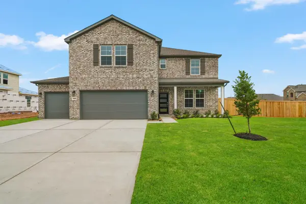 11007 Youngquist Drive, Mont Belvieu, TX 77535