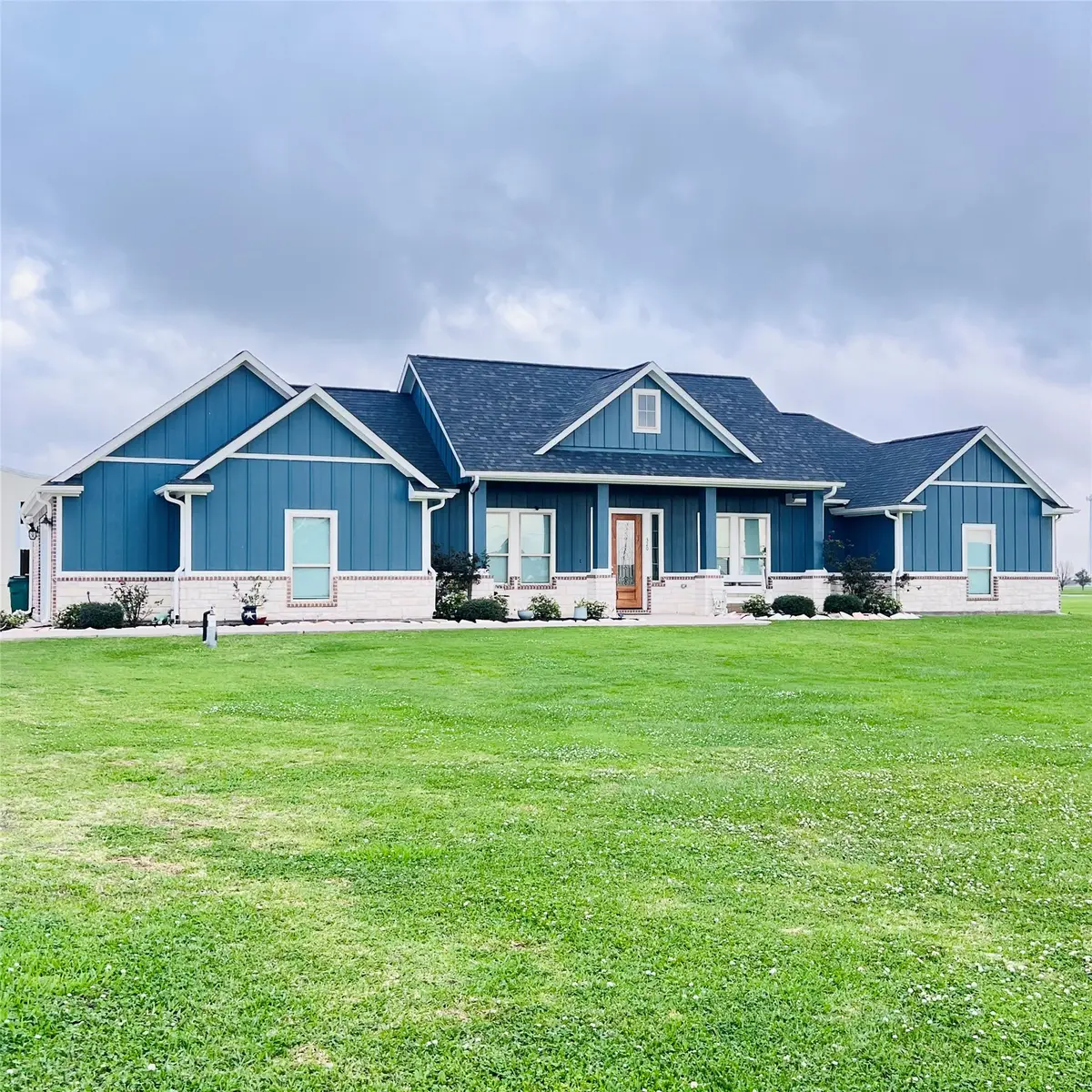 320 Buffalo Trail, Angleton, TX 77515 - #1