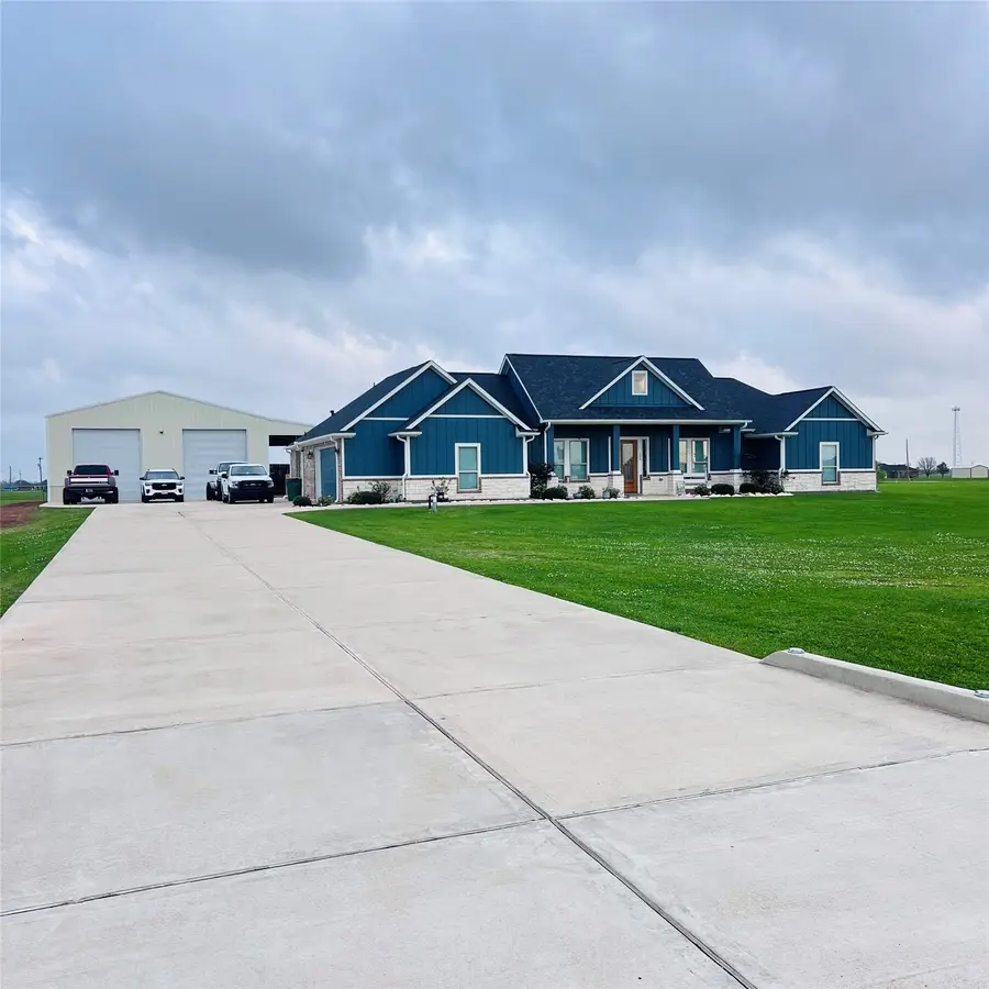 320 Buffalo Trail, Angleton, TX 77515 - #2