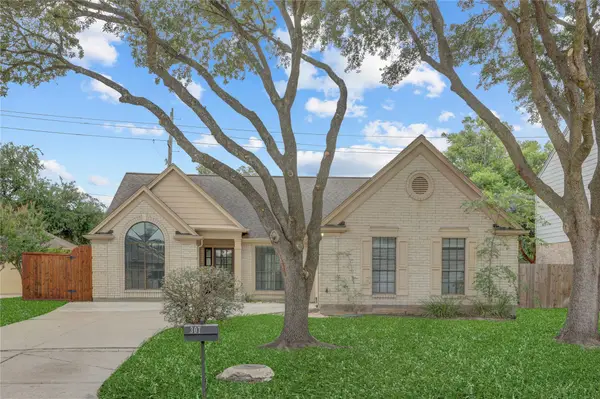 307 E Sutton Square, Stafford, TX 77477