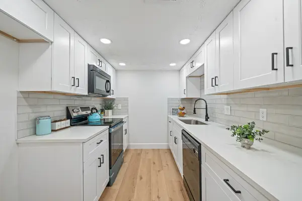 8726 Wilcrest Drive #8726, Houston, TX 77099