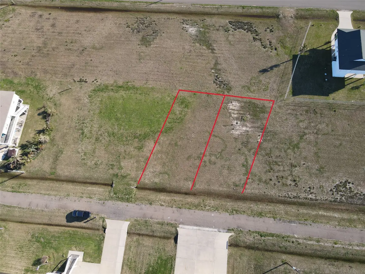 7-8 Cardinal Lane, Smith Point, TX 77575 - Image #1