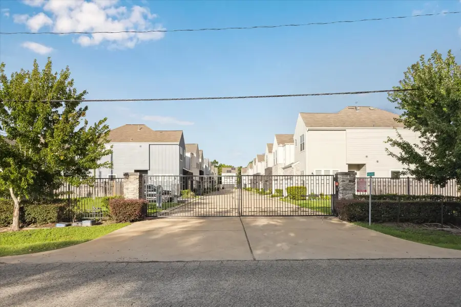 8812 Hollister Pine Court, Houston, TX 77080 - Image #2