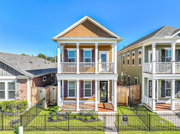 2519 S Houston Avenue, Pearland, TX 77581