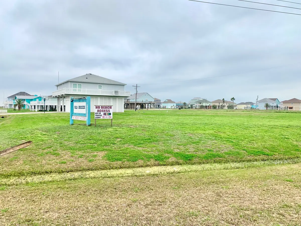 977 Sea Breeze, Crystal Beach, TX 77650 - #1