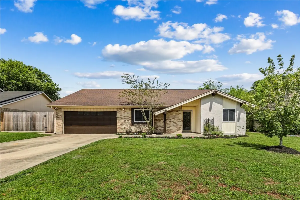404 Inwood Drive, Friendswood, TX 77546 - #1