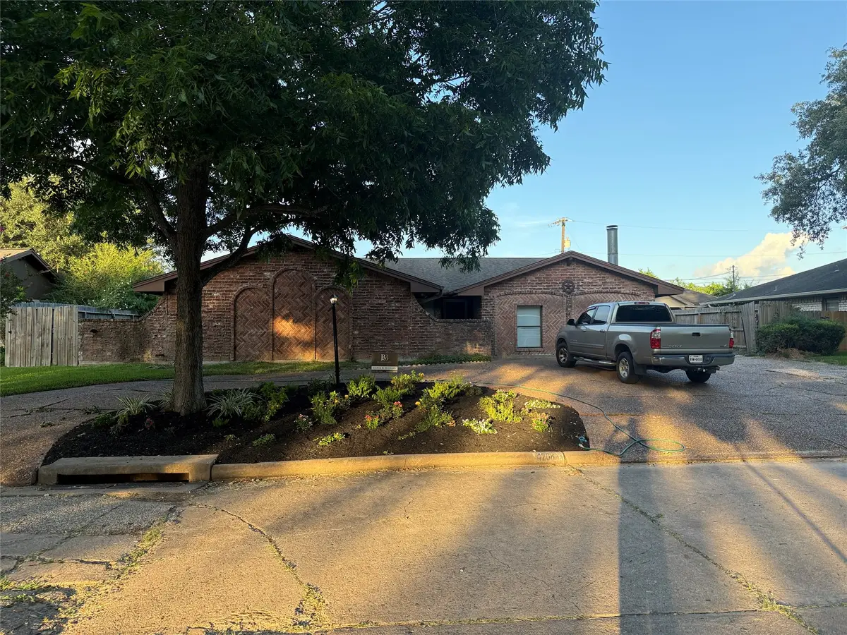 4208 Pine Shadows Street, Dickinson, TX 77539 - #1