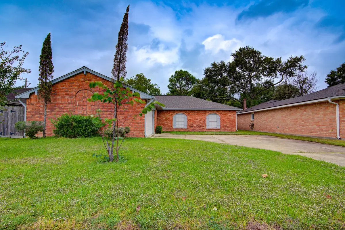 10007 Rustic Gate Road, La Porte, TX 77571 - #1