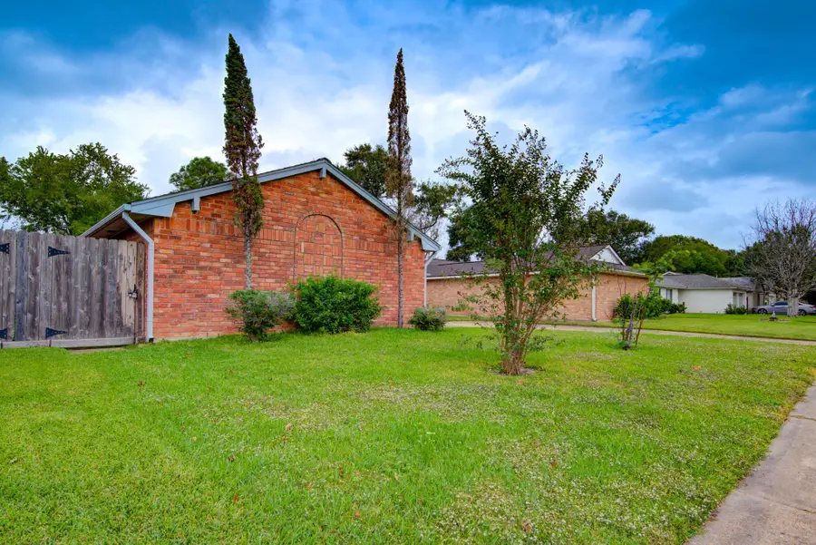 10007 Rustic Gate Road, La Porte, TX 77571 - #2