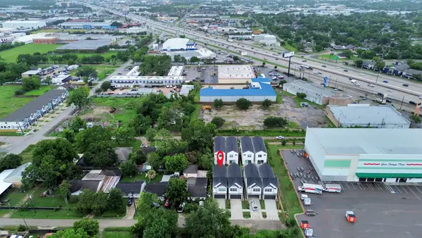 9433-9439 Arledge Street, Houston, TX 77075