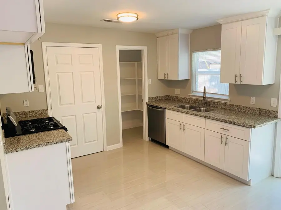 8027 Herschelwood Street, Houston, TX 77033 - #3