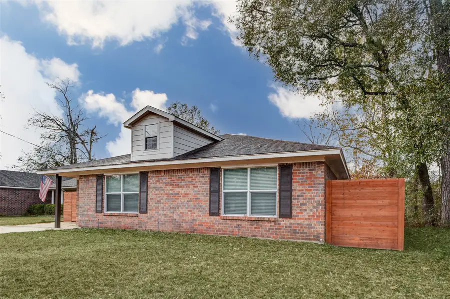 603 Springwood Drive, Conroe, TX 77385 - Image #3