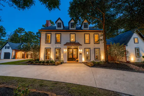 38 N Longspur Drive, The Woodlands, TX 77380