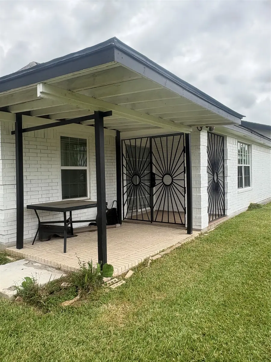5111 Shirley Street, Baytown, TX 77521 - #2