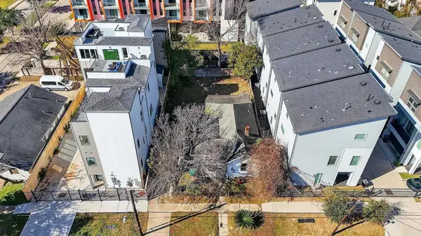 3106 Live Oak Street, Houston, TX 77004