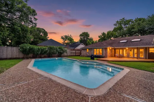 1602 S Hearthside Drive, Richmond, TX 77406