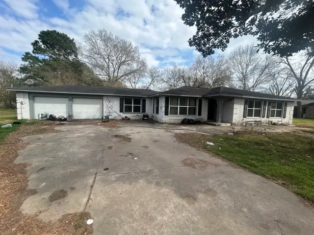 239 Robertson Street, Lolita, TX 77971 - #2