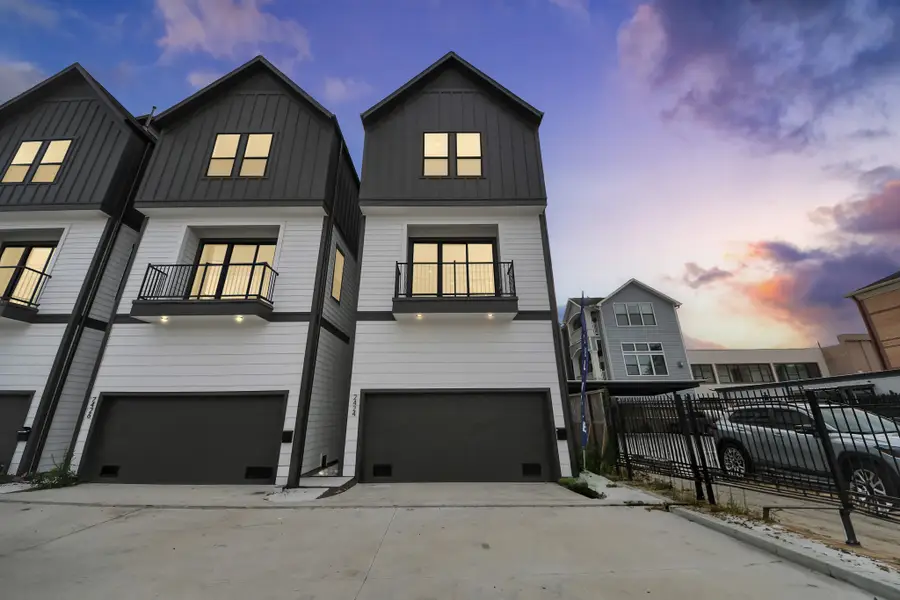 2426 Ella Boulevard, Houston, TX 77008 - #2