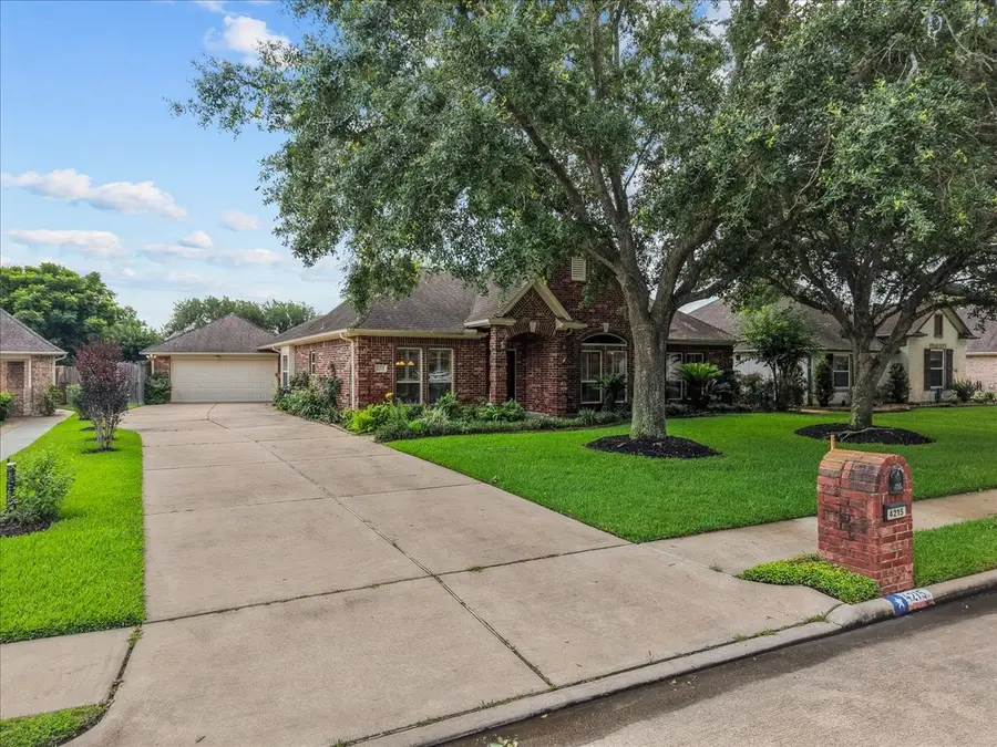 4215 Dover Avenue, Santa Fe, TX 77510 - #3