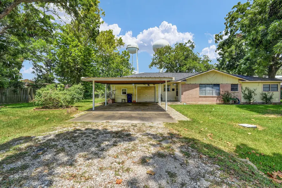 102 W Meadow Lane, West Columbia, TX 77486 - #3
