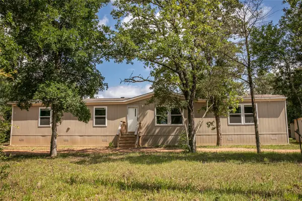 12899 Young Lane, Carmine, TX 78932