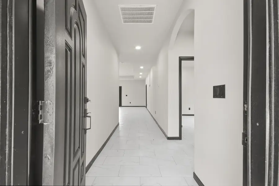 131 S Tyler Road, Goodrich, TX 77335 - #2